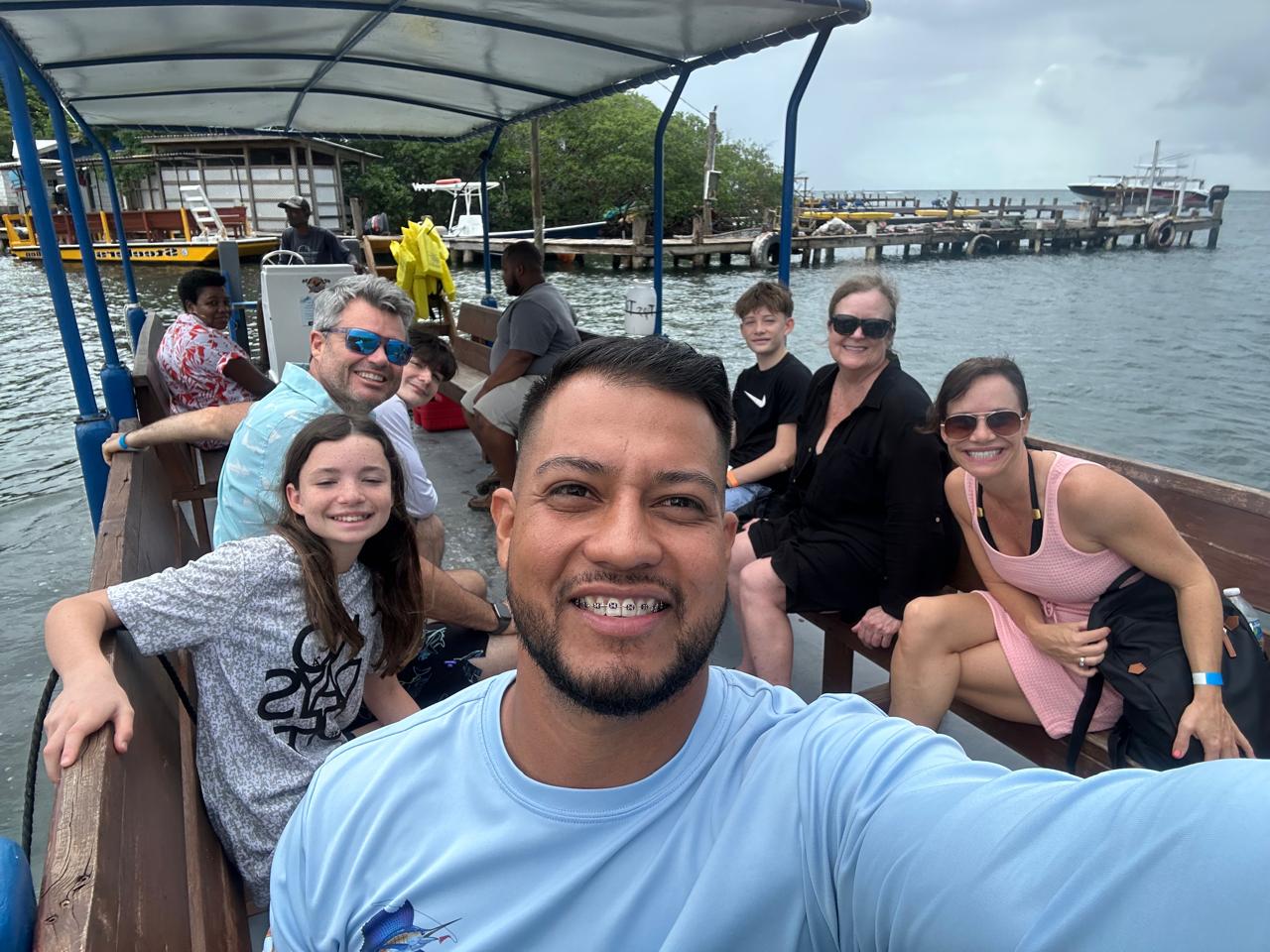 Glass Bottom Boat + Island Tour + Monkey & Sloth - photo 2